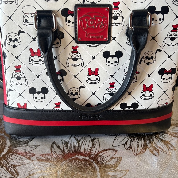 Loungefly Mickey and Minney mouse purse - Picture 3 of 3